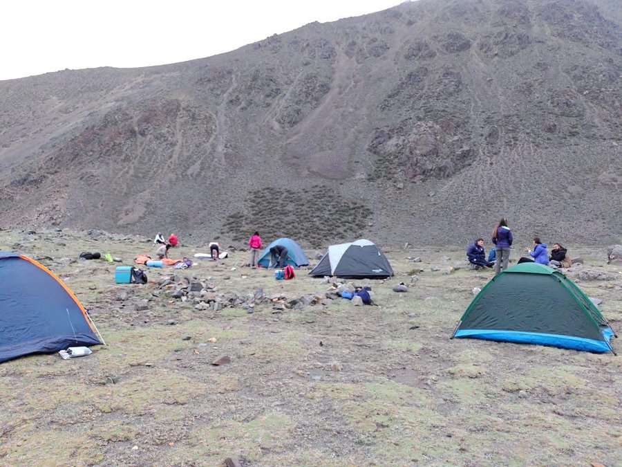 Campamento de altura en la travesía